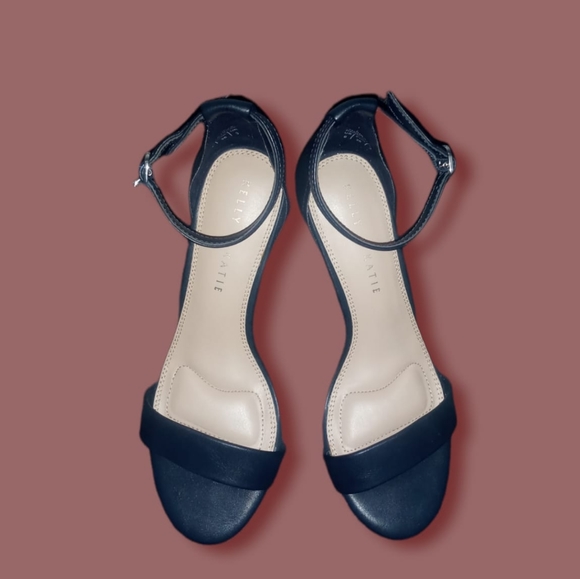 Heels - Picture 2 of 4